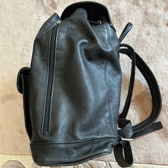 Kenneth Cole backpack - Picture 3 of 4